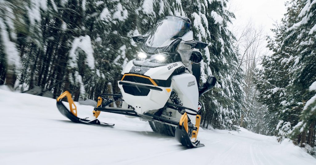 Два электрических снегохода от BRP Lynx и Ski-Doo в 2024 году и другие снегоходные новинки!