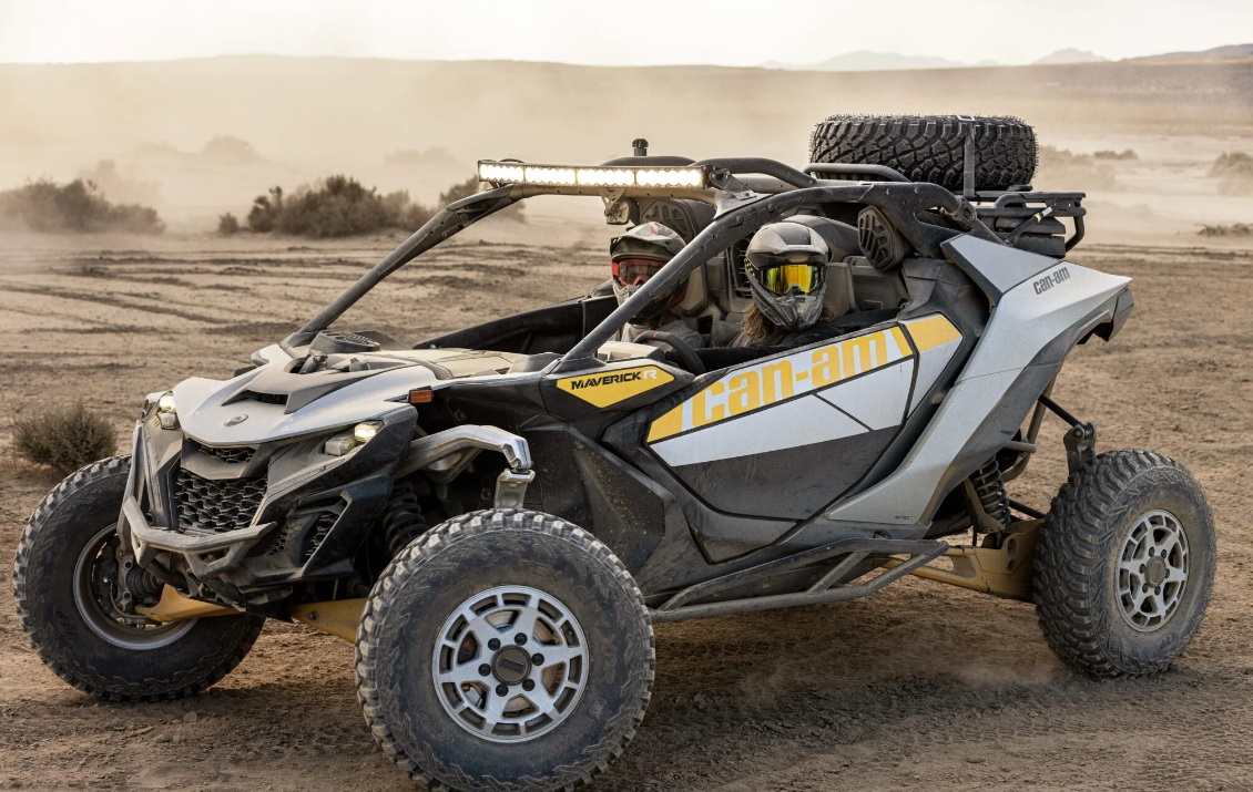 Багги Maverick x3 с закрытой кабиной